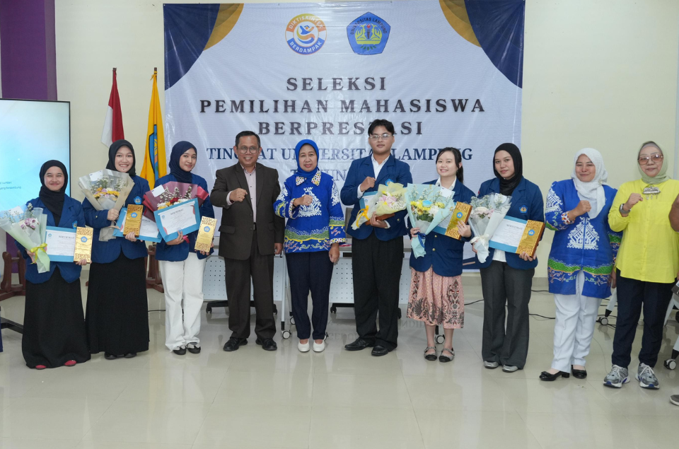Inovasi "ECOSCORE" Antarkan Fira Agustina Raih Juara 3 Pilmapres Unila 2026 foto berita web d3