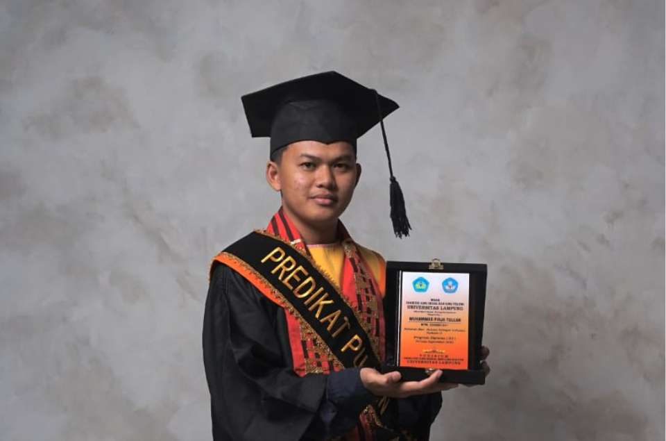 Langkah Gemilang Firja: Wakil Ketua HMD Jadi Wisudawan Terbaik II Fakultas untitled design (3)