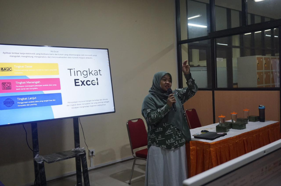 HMD AP Sukses Gelar "Excel For Admin" untuk Dongkrak Produktivitas Kerja Mahasiswa foto berita web d3 10.10.15
